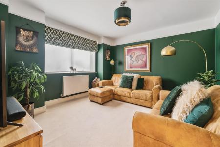 Ivy Glen Sitting Room.jpg