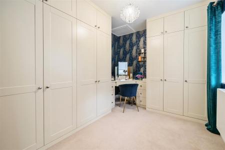 Ivy Glen Dressing RoomBed5.jpg