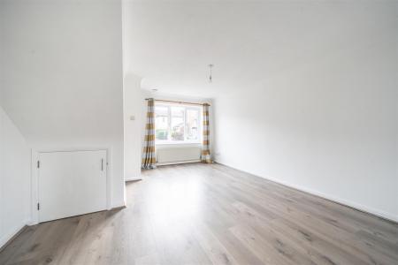 Barn Close Sitting Room..JPG