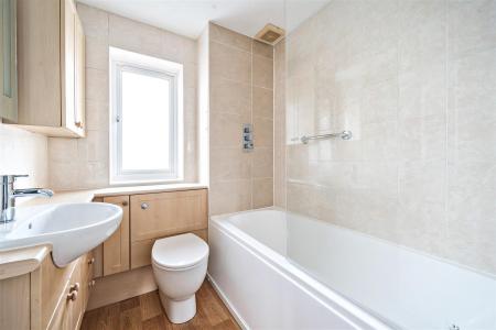 Barn Close Bathroom.JPG