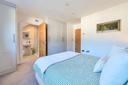 Cambric Chase Bed 1 Ensuite.jpg