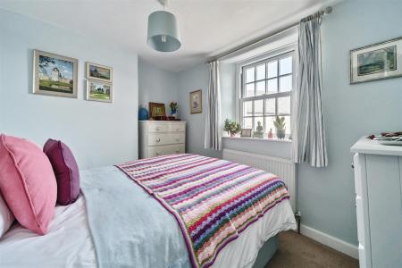 Farthings Bed 1n.jpg