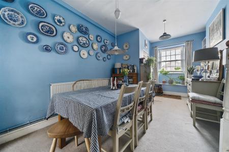 Farthings Dining Roomn.jpg