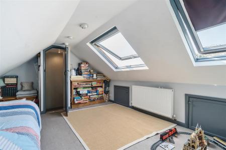 Farthings Loft Room.jpg