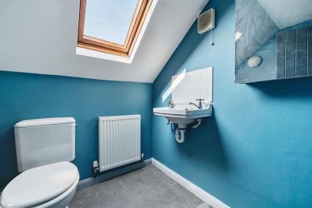Farthings Loft Room Cloakroom.jpg