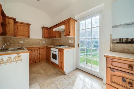 Angel Cottage KitchenBreakfast.jpg