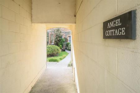 Angel Cottage Archwayn.jpg