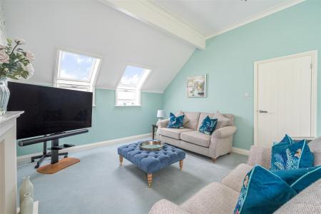 Oaktree Sitting Room. 25.jpg