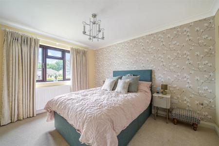 Oaktree Bed 1 25.jpg