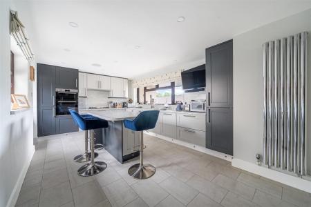 Oaktree Kitchen. 25.jpg