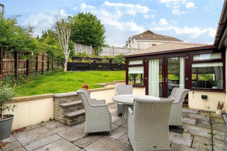 Oaktree Outside 25.jpg