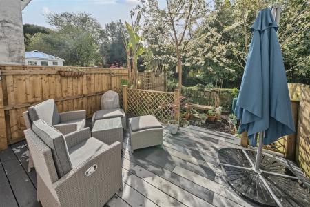 Barons Pykefs Garden Seating.jpg