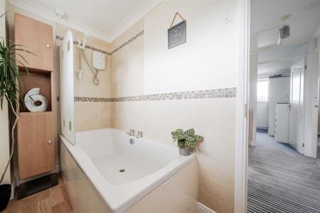 Savery Bathroom..jpg