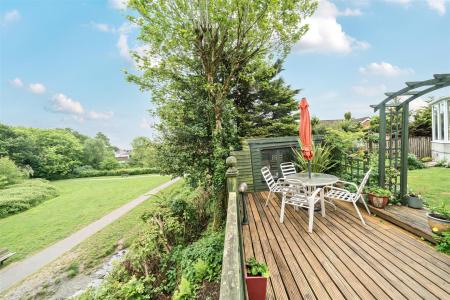 Badgers Decking Park Viewbl.jpg