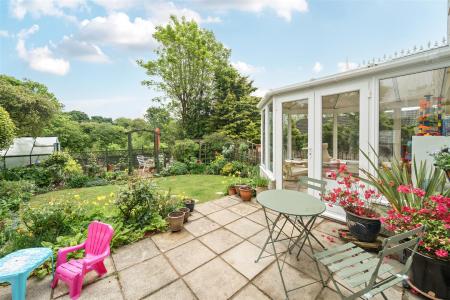 Badgers Garden Patio.jpg