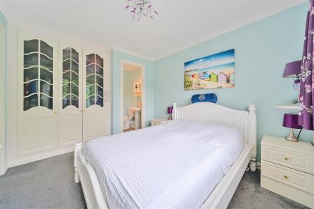 Bedford Grove Bed 1 Ensuite.jpg