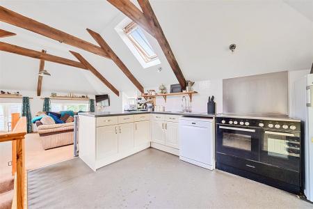 Earlscombe Open Plan Kitchen..jpg