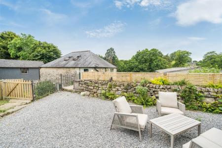 Earlscombe Garden Terrace.jpg