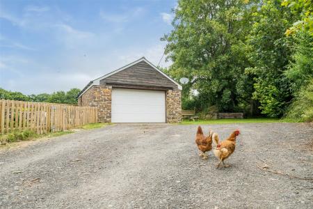 Earlscombe Entrance.jpg