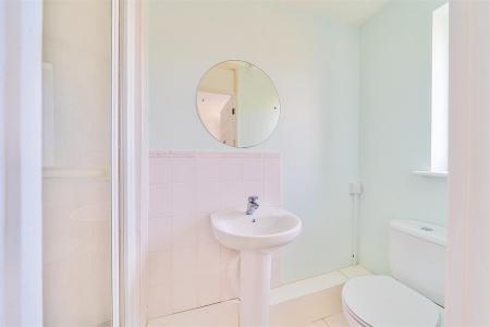 Spinney En-suite.jpg