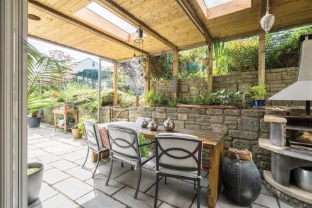 Spinney Garden Dining.jpg