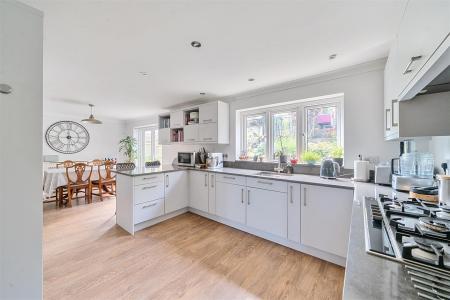 Spinney Kitchen Dining.jpg