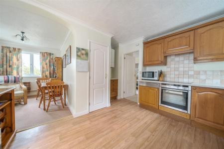 Crescent Gdns Kitchen...jpg