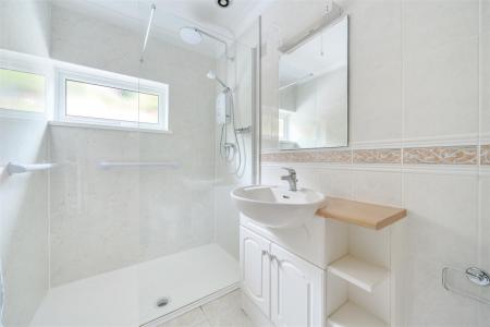 Crescent Gdns. Shower Room.jpg