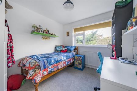 Yeolland Park Bed 2.jpg