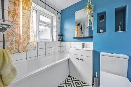 Yeolland Park Bathroom.jpg