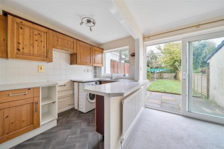 Eizabeth Close Kitchen Dining.jpg