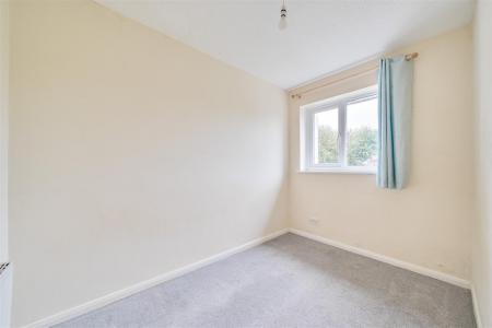 Elizabeth Close Bed 2.jpg