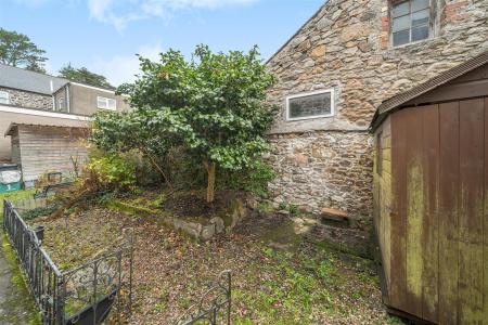 Harris Cotts Private Garden Space.jpg