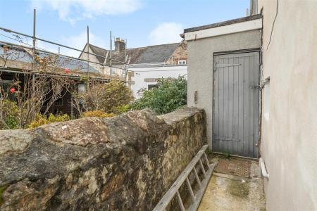 Harris Cotts Rear WC Storage.jpg