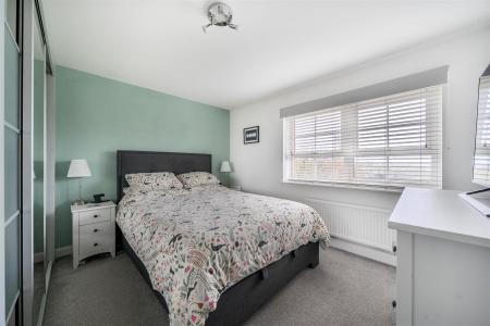 Edgemill Bed 1bl.jpg