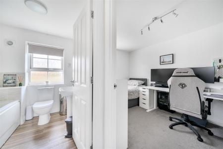 Edgemill Upstairs.jpg