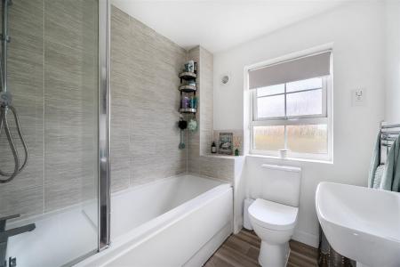 Edgemill Bathroom.jpg