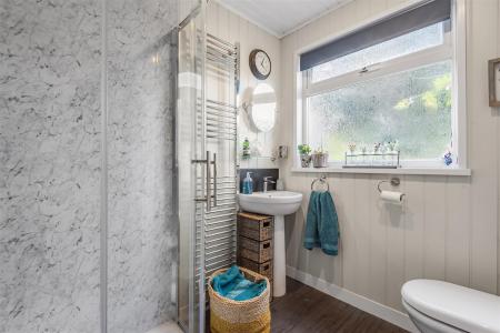 Fairview Ensuite.jpg