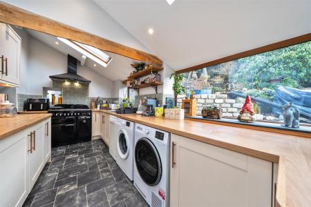 Ivy Cottages Kitchen 3.jpg