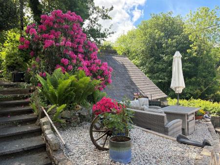 cmIvy Garden Seating.jpg