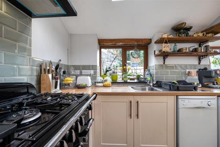 Ivy Cottages Kitchen 1.jpg