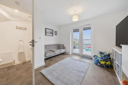 Drake Sitting Cloak.jpg