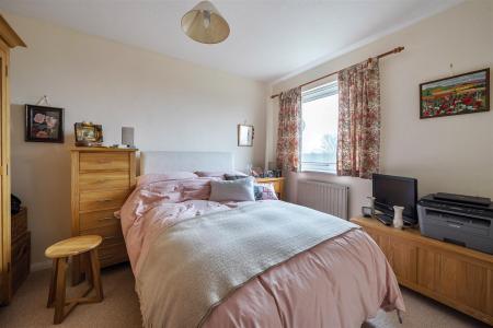 Elizabeth Close Bed 1.jpg