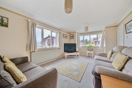 Drovers Sitting Room bl.jpg