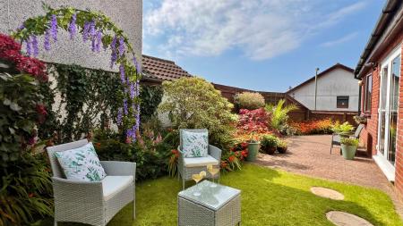 Drovers Gardenv1.jpg