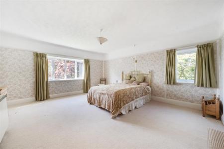 Ladywell Bed 1.jpg