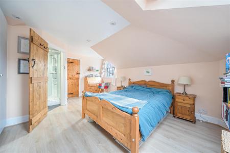 Mews Bed 1..jpg