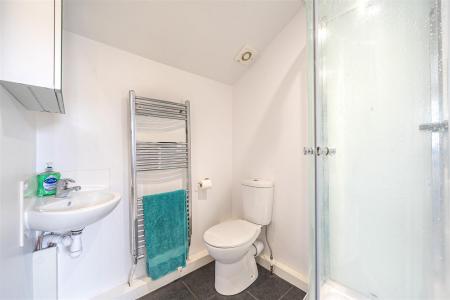 Mews Ensuite.jpg