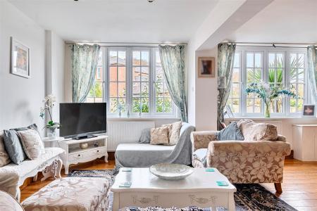 Zappo SittingRoom.jpg