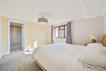 Kingfishers Bed 1..jpg